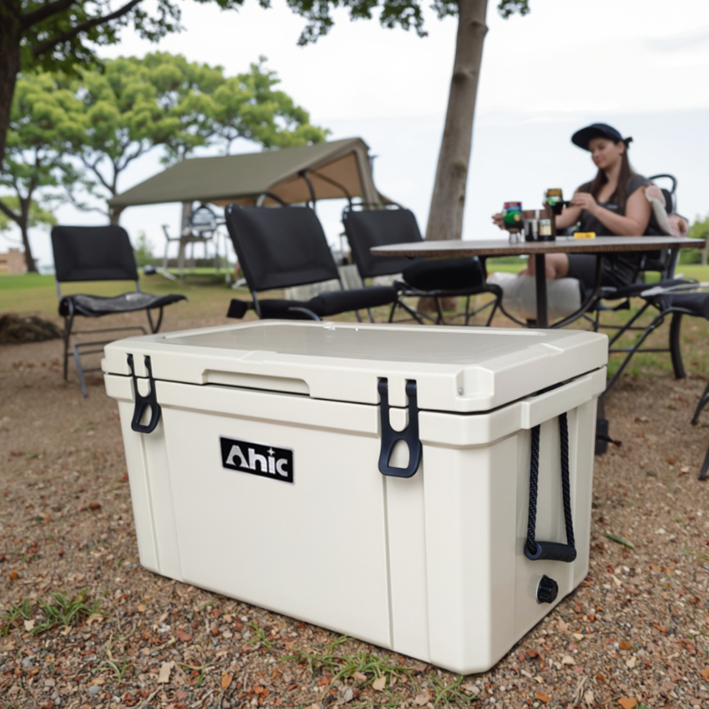 Food Storage For Camping - กล่องเก็บความเย็นแบบพกพาขนาด 75 ลิตร ผลิตจากวัสดุโรโตโมลด์ กันน้ำ เก็บความร้อนได้ดี